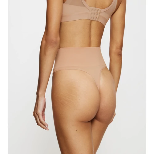 Triumph Soft Sculpt Bandeau String Alakformáló alsó